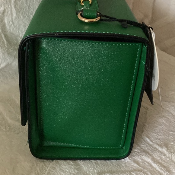 Handle/Crossbody - Picture 3 of 7